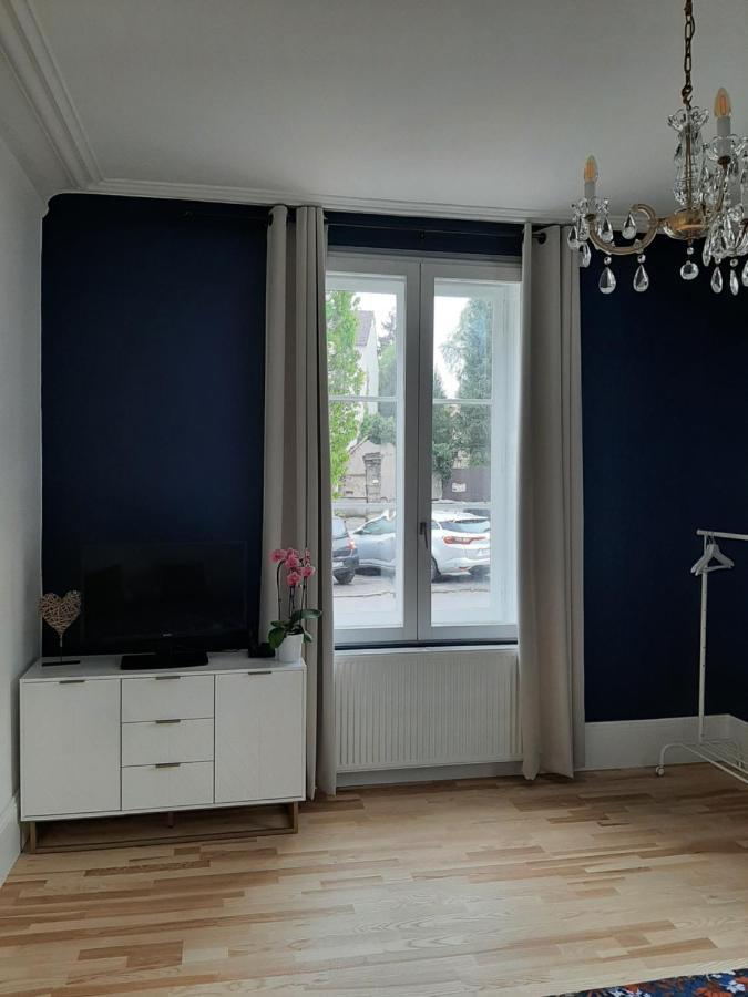 La chambre de maître du boulevard Thiers, entrée et terrasse privatives Remiremont Exterior foto